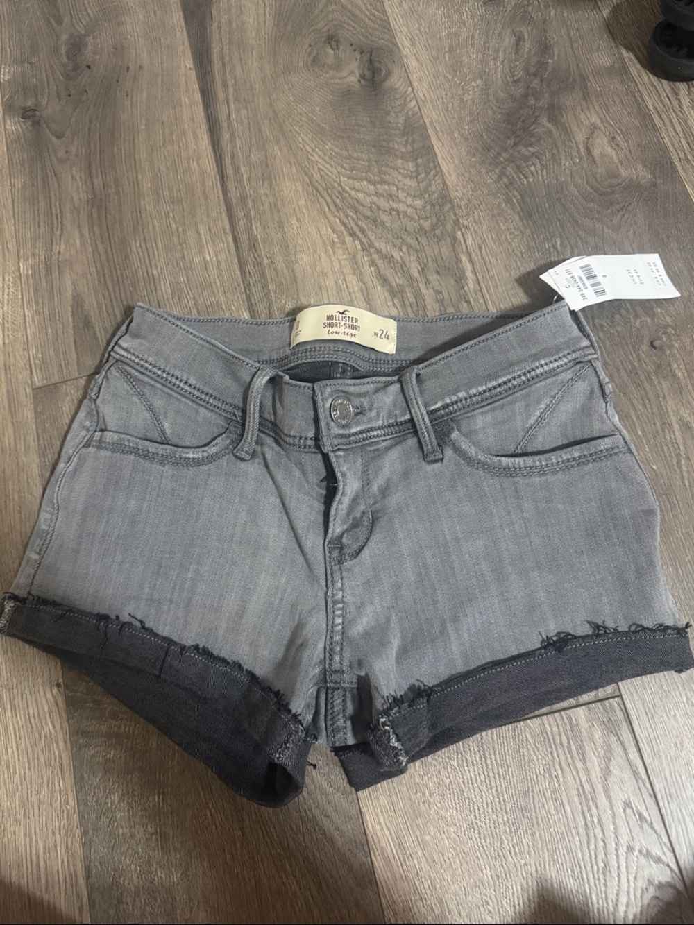 Hollister Gray Denim Frayed Roll-Cuff Shorts - size 0